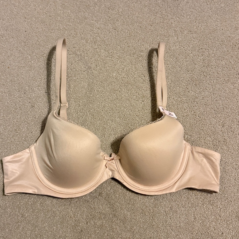 NWT Victoria’s Secret Body By Victoria Lightly Lined Demi Bra Underwire Ivory36A - Picture 2 of 11